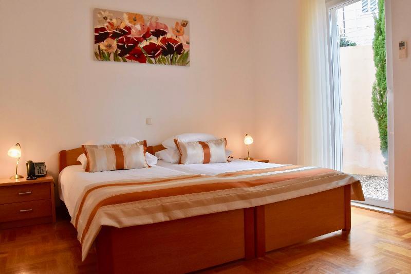Apartma Pervanovo With Free Parking Dubrovnik