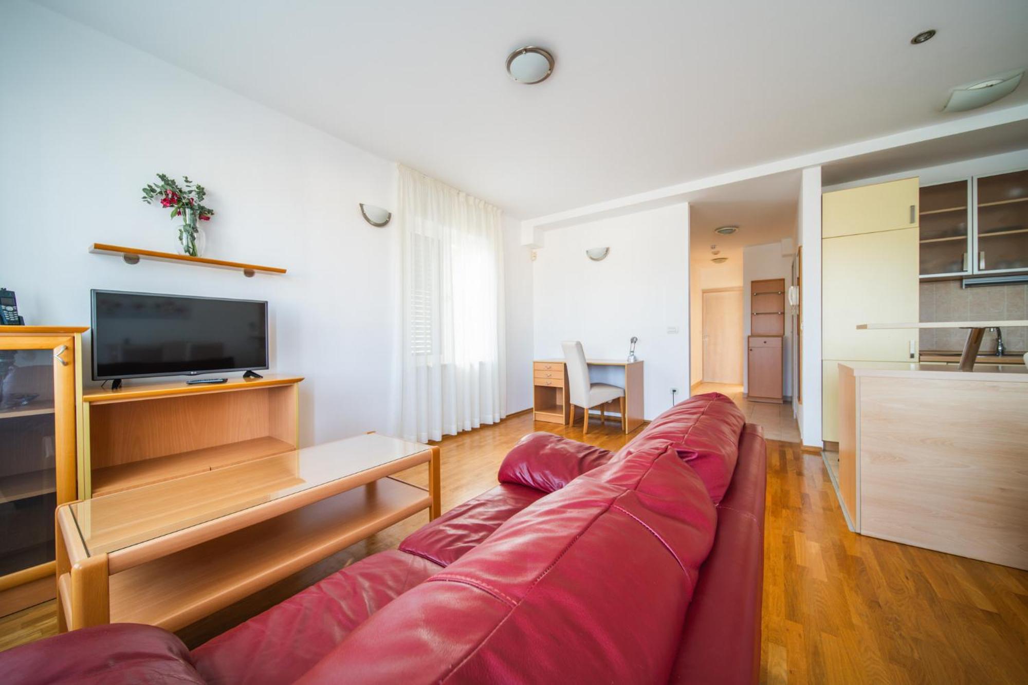 Pervanovo With Free Parking Apartment *